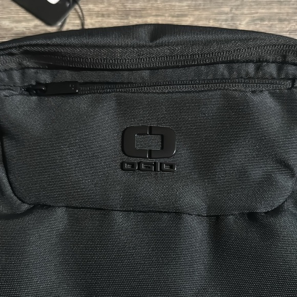 OGIO backpack - Picture 3 of 10